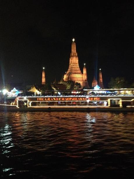 Crociera a Bangkok: cenare sul fiume Chao Phraya senza spendere un capitale