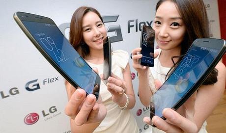 LG G Flex Price LG G Flex   da Febbraio 2014 esclusiva Vodafone a SOLI 899 €, da Marzo per tutti...