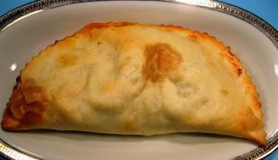 Per Natale prepariamo le Mini empanadas al tonno e peperoni