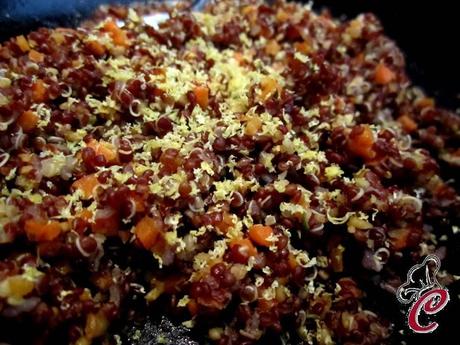 Polpettine di quinoa rossa con carote, ricotta e nocciole: tanti piccoli scrigni di sana bontà