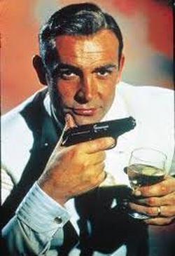 E dunque James Bond sarebbe stato un alcolizzato