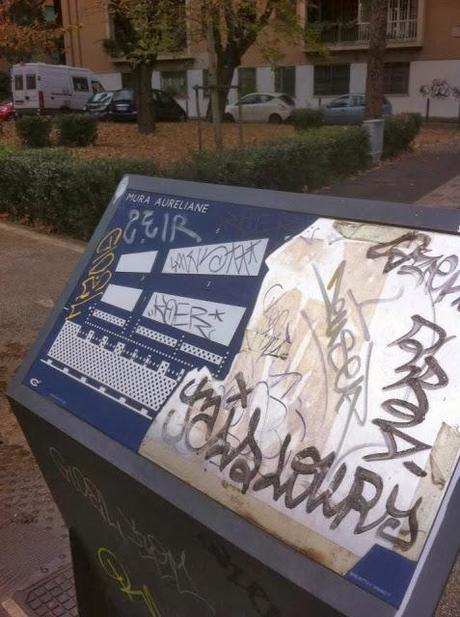 Così hanno ridotto il bellissimo parco delle Mura Aureliane presso Porta Metronia