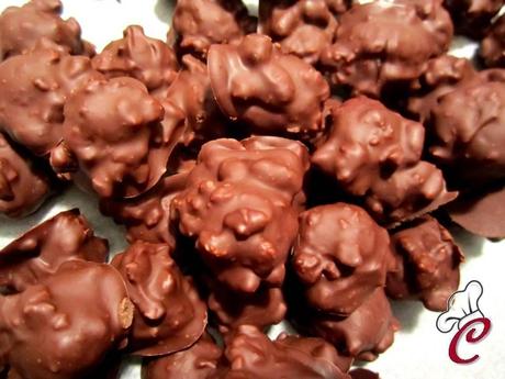 Cioccolatini 'fino' alla cannella: il contrasto tra ali croccanti e un cuore morbido