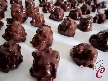 Cioccolatini 'fino' alla cannella: il contrasto tra ali croccanti e un cuore morbido