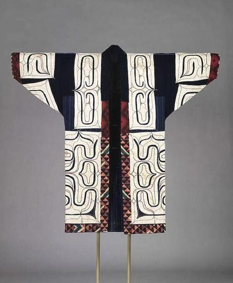 MERAVIGLIOSI PATTERNS NEI RICAMI DEI KIMONO AINU