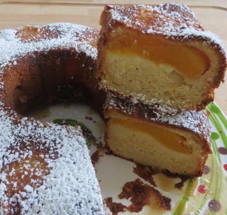 ciambella alle pesche sciroppate