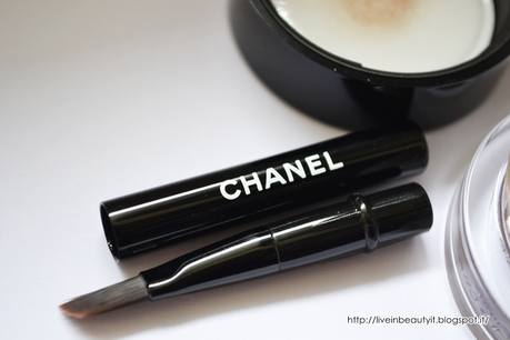 Chanel, Illusion D'Ombre Eyeshadow (827 Initiation) - Review and swatches