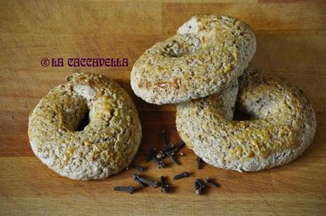 Roccocò napoletani [Roccocò: neapolitan christmas sweets bagels]