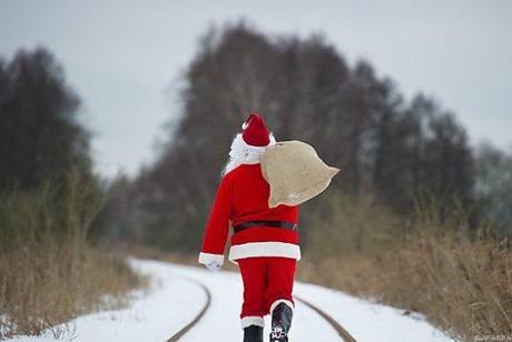 Dieci cose da non dire a un disoccupato a Natale babbo-natale-disoccupato