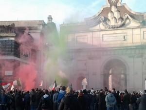 Un pomeriggio con i forconi: erano in tanti il 18 dicembre a Piazza del Popolo di Roma