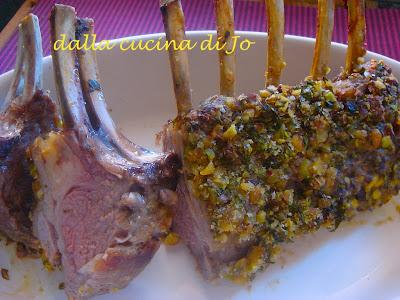 Carré di agnello senapato in crosta di pistacchi