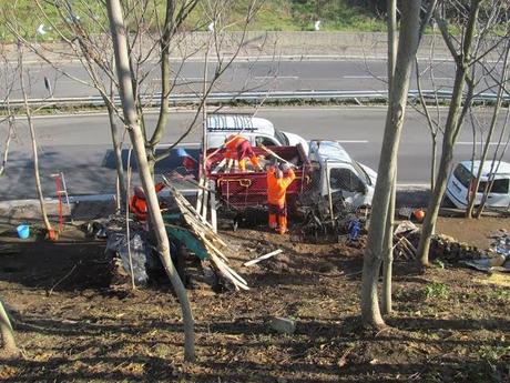 Vi ricordate la baracca a Tor Bella Monaca che avevamo segnalato qualche giorno fa con tanto di pollaio nell'area giochi per bambini? I Pics sono intervenuti...