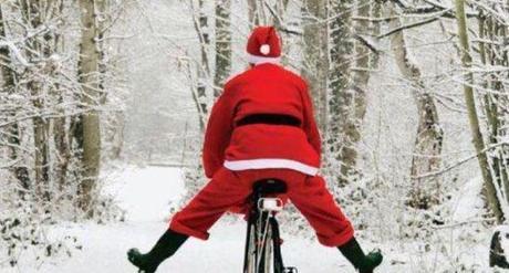 Cosa fa un disoccupato a Natale? 20131207_santa-with-bicycle_jpg_pagespeed_ce_6JPbfouIbq
