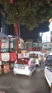 Intasata (con galleria fotografica, e tre tristi alberi di natale) - Kuala Lumpur, Malesia