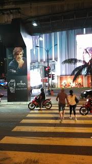 Intasata (con galleria fotografica, e tre tristi alberi di natale) - Kuala Lumpur, Malesia