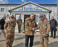 Libano del Sud/ Shama. Il Ministro della Difesa in visita al contingente italiano in Libano