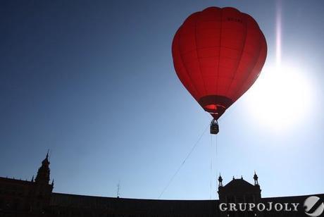 In volo sulla plaza de España di Siviglia con la mongolfiera, il 3 e 4 gennaio 2014