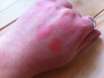 Rimmel STAY BLUSHED: blush in crema