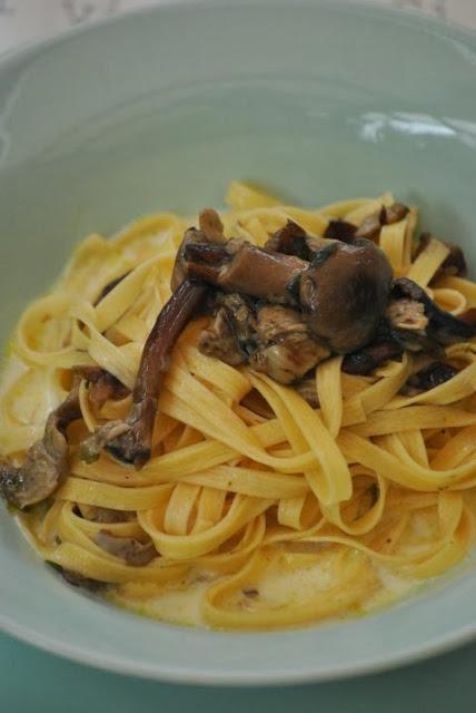 Tagliatella ai funghi chiodini e fonduta di Testun