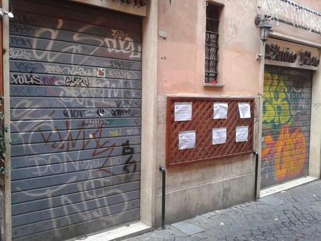 Trenta foto per imparare cos'è oggi, veramente, Trastevere. Passeggiata di natale in un abisso di degrado