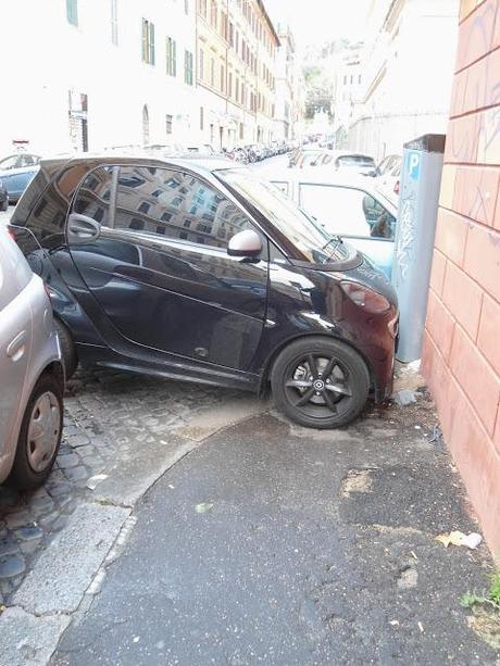 Trenta foto per imparare cos'è oggi, veramente, Trastevere. Passeggiata di natale in un abisso di degrado