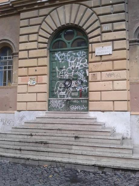 Trenta foto per imparare cos'è oggi, veramente, Trastevere. Passeggiata di natale in un abisso di degrado