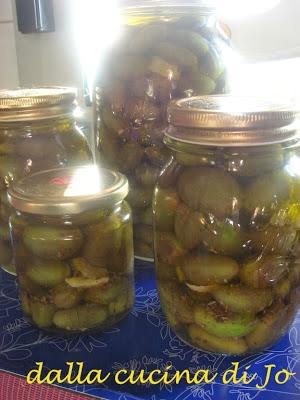 Olive spaccate e conciate alla siciliana