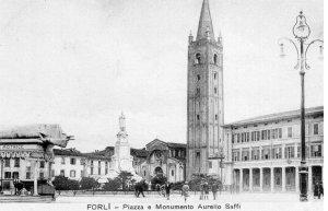 Foto di Piazza Saffi scaricata dalle immagini del gruppo