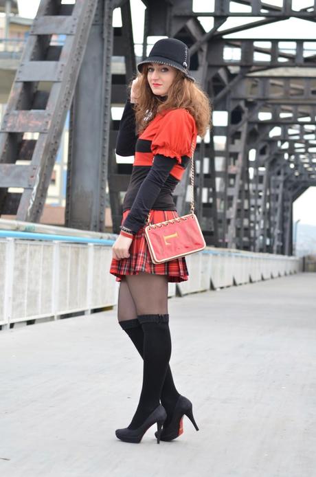 British mood with a tartan skirt