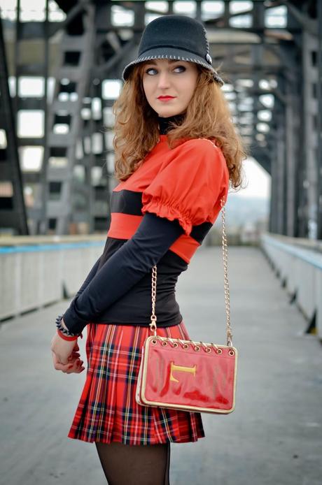 British mood with a tartan skirt