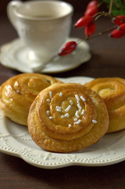 Swedish cinnamon rolls per il re-cake 3