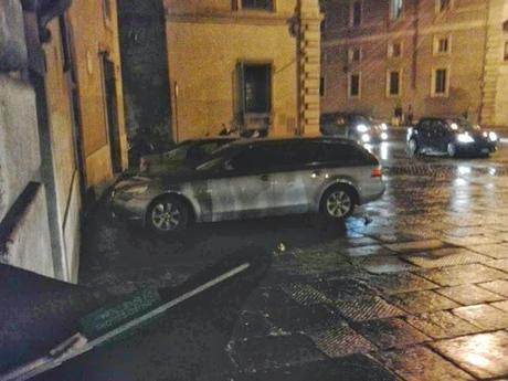 Una passeggiata durante Santo Stefano al centro di Roma. Praticamente un continuo slalom tra le lamiere in divieto di sosta