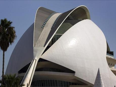 Valencia denuncia Santiago Calatrava: chiuso il Palazzo delle Arti per caduta della facciata