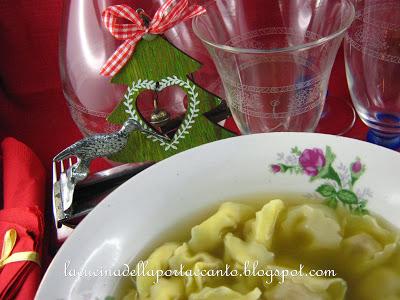 Cappelletti in brodo di cappone