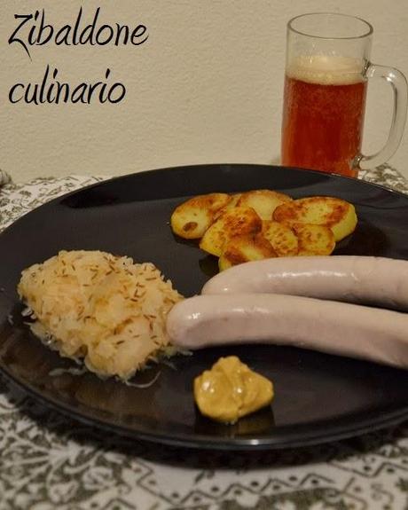 Weißwurst mit Sauerkraut, kartoffeln und senf - Wurstel con vitello, accompagnati da crauti, patate e senape