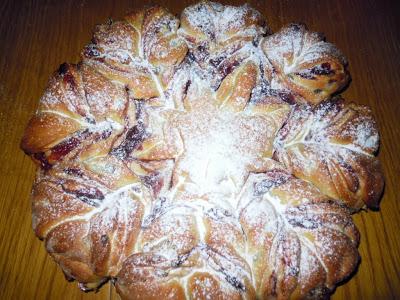 Stella di pan brioche alla marmellata di fragole