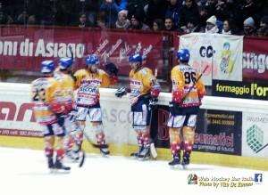 Hockey su ghiaccio, Elite A: un Asiago stellare travolge il Cortina in uno Stadio Odegar gremito. (by Vito De Romeo – https://www.facebook.com/WebHockeyBarItalia )