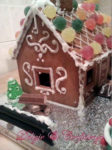 Casetta di pan di zenzero ( la mia gingerbread house per gli allergici a latte e alle uova !! )