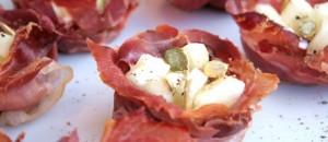 cestini-croccanti-prosciutto-pere-stracchino-612x266