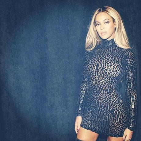 Beyonce-indossa-un-look-di-Tom-Ford