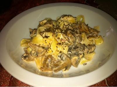 Tagliatelle con panna funghi e tartufo