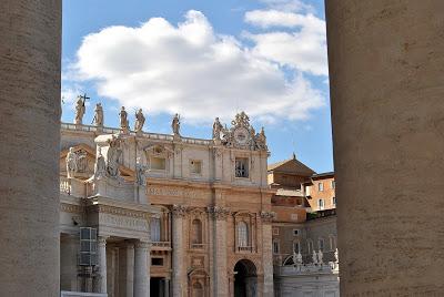 In Piazza San Pietro per capire l'uomo.