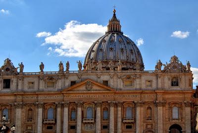 In Piazza San Pietro per capire l'uomo.