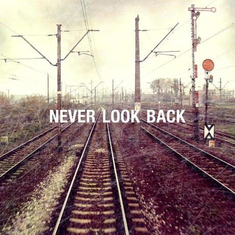 Never_look_back_by_Zmarzlena