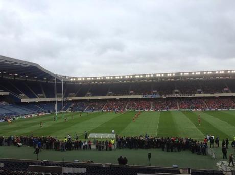 12 ottobre 2013: comincia la nuova (e ultima?) stagione di Heineken Cup. Edinburgh è la prima sorpresa, battendo Munster in casa. Nella foto, nell'East Stand in fondo, il muro rosso di 6mila tifosi irlandesi)