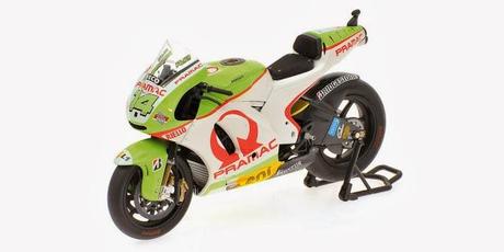 Ducati Desmosedici R.De Puniet Qatar 2011 - Exclusive Danhausen L.E. 504 pcs. by Minichamps
