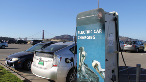 Un parcheggio per auto elettriche a San Francisco, in California (peninsulapress.com)