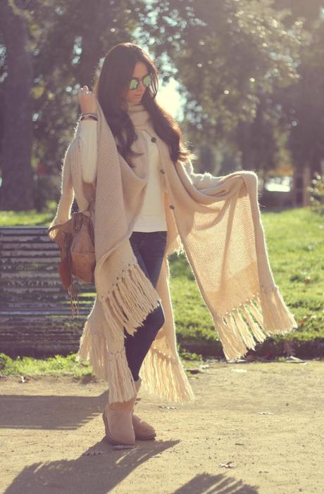 lovehandmade fashion blog_barbara valentina grimaldi_cream wool cape stefanel_UGG Australia boots_balenciaga city bag