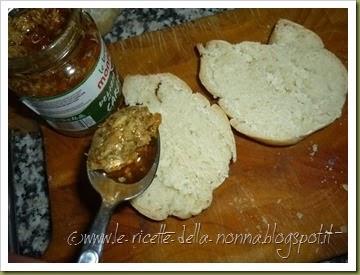 Crostini con patè di carciofi e maionese (3)