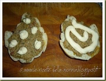 Crostini con patè di carciofi e maionese (6)